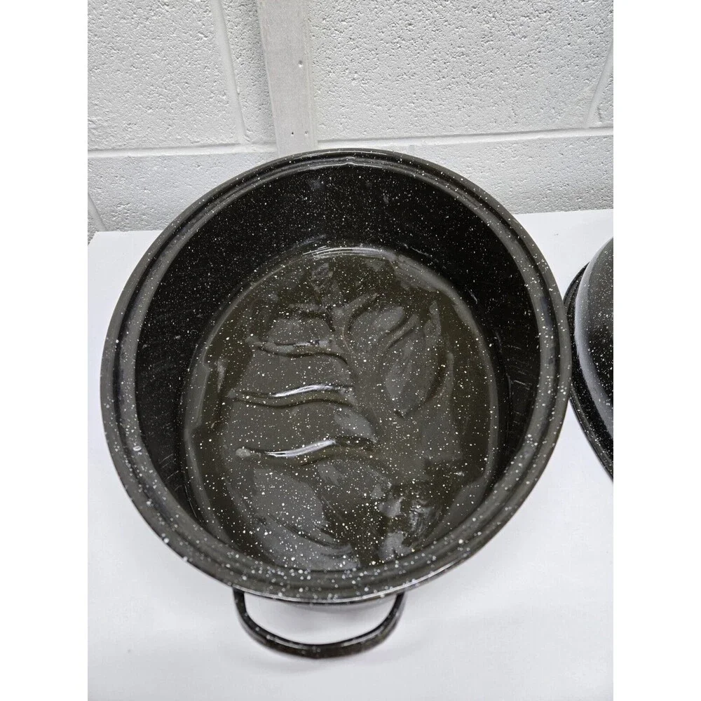 Vintage Black Speckled Enamel Small Oval Roaster Pan w/Lid - 15
